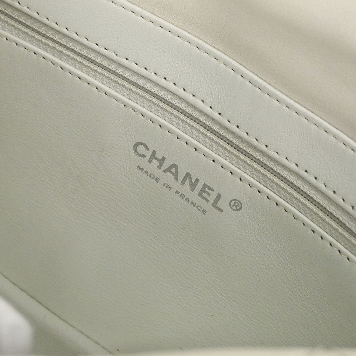 Chanel 2006-2008 Ivory Calfskin Modern Chain Flap Bag Handbag