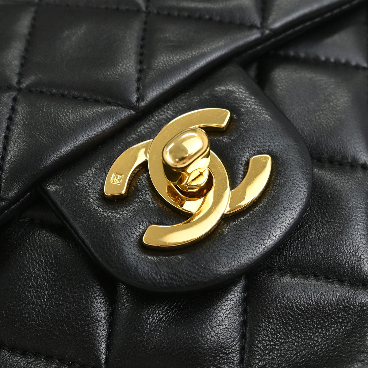 Chanel 1991-1994 Black Lambskin Mini Classic Square Flap Shoulder Bag 17