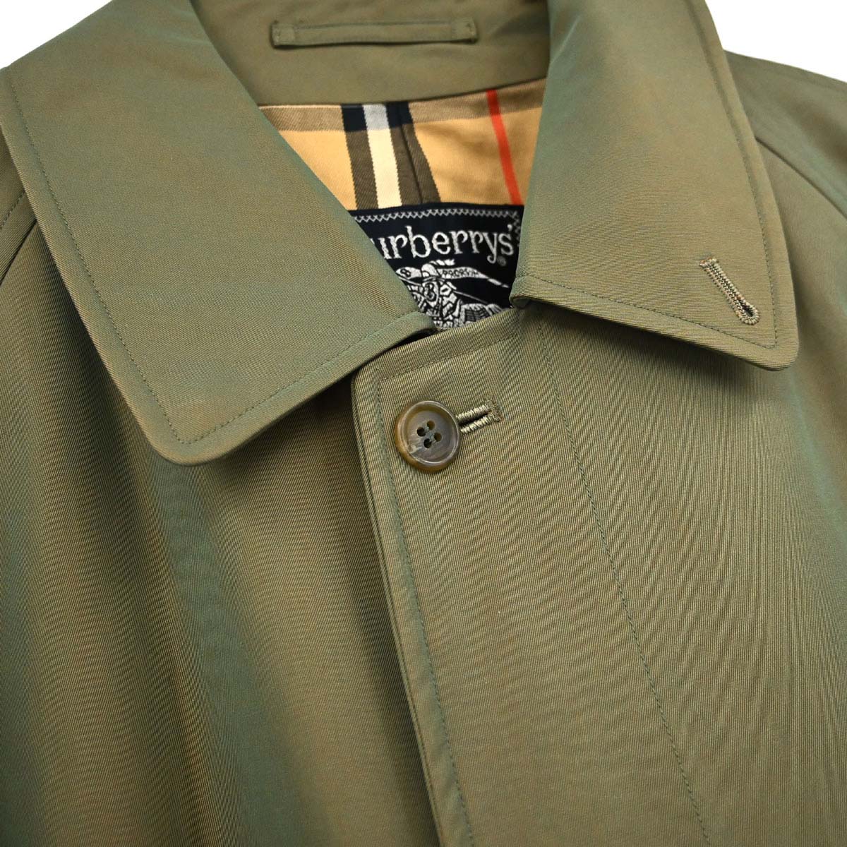 Burberrys Trench Coat Khaki