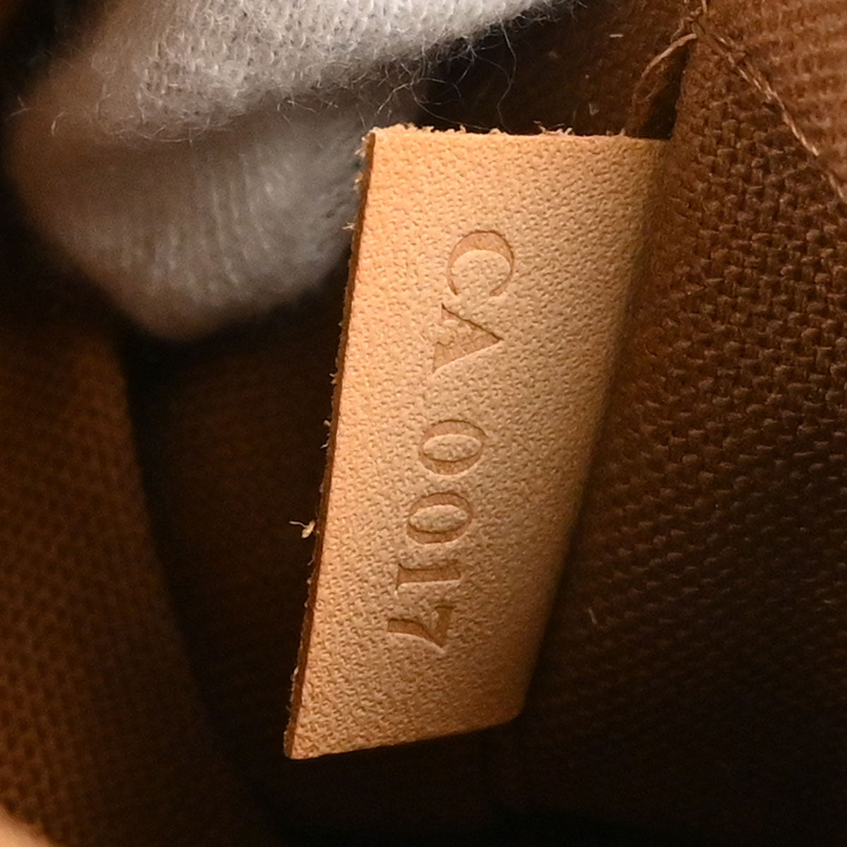 Louis Vuitton Monogram Rivet Pochette Accessoires Handbag M40141