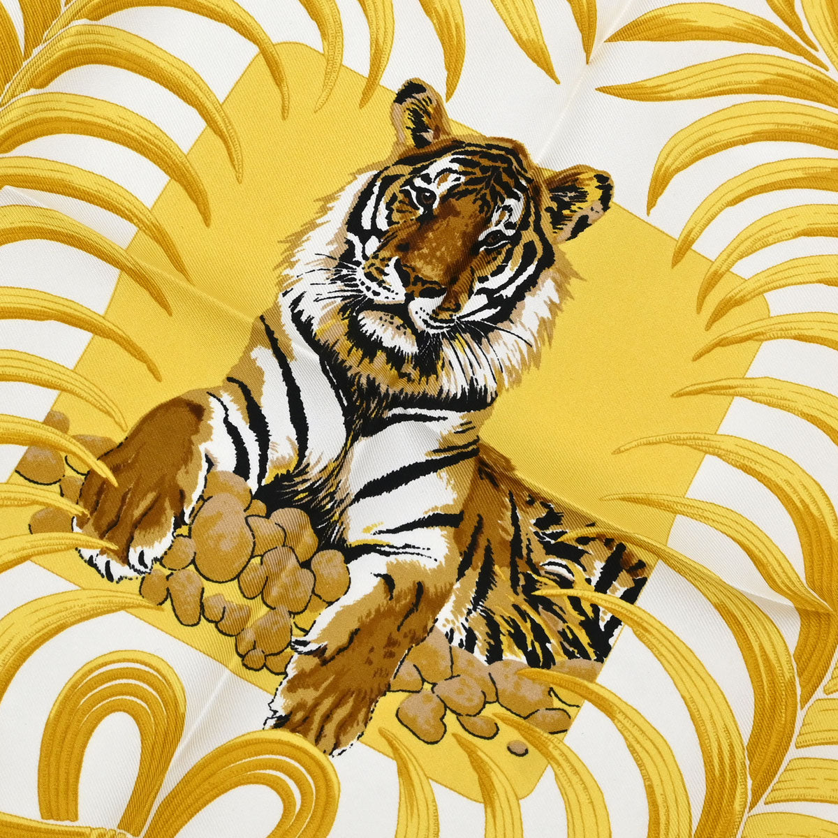 Hermes Scarf Carre 45 Tigre Royal Yellow Small Good