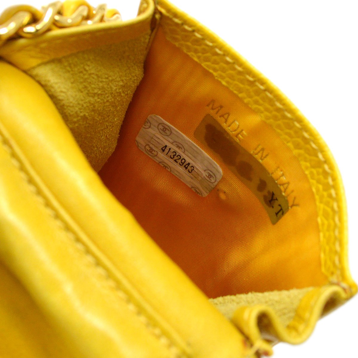 Damage Chanel 1996-1997 Timeless Key Case Yellow Caviar