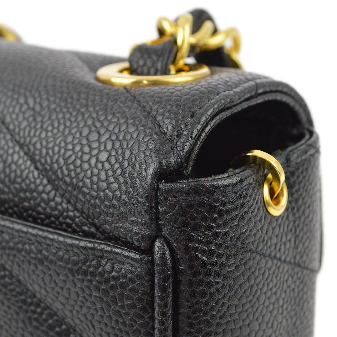 Pre-Owned Black Quilted Lambskin Boy Bag Small Q6B01A1IK7022