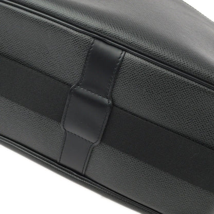 Louis Vuitton 2002 Black Taiga Reporter PM Shoulder Bag M30152