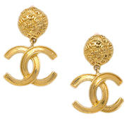 Chanel Gold Dangle Earrings Clip-On 95A