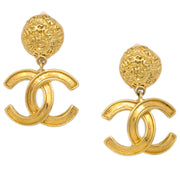 Chanel Gold Dangle Earrings Clip-On 95A