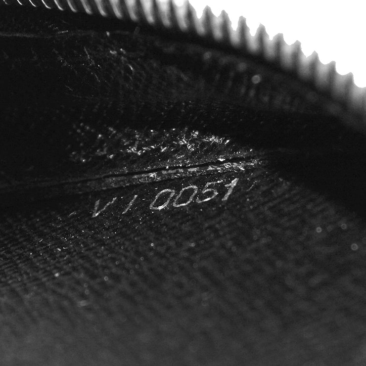 Louis Vuitton Black Taiga Baikal Clutch Handbag M30182