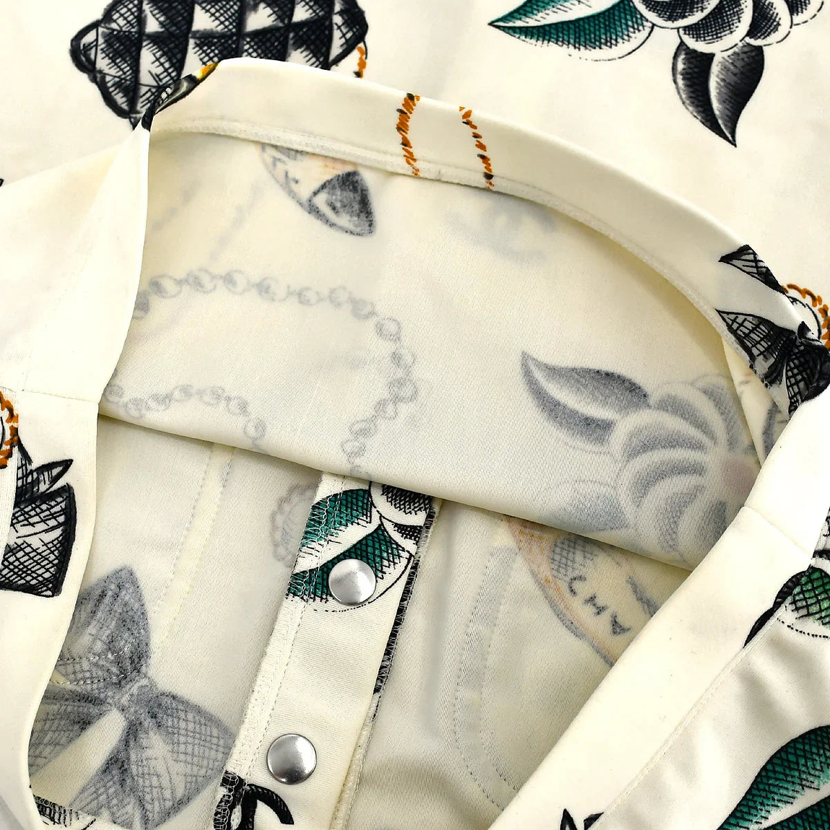 Chanel Icons Print Cropped T-shirt Ivory 96P #38