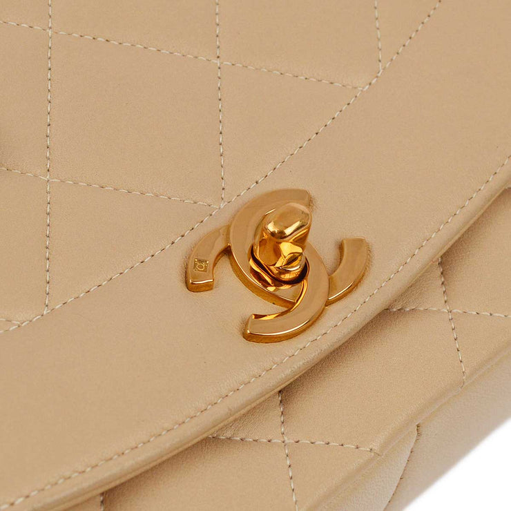 Chanel 1994-1996 Beige Lambskin Medium Diana Shoulder Bag