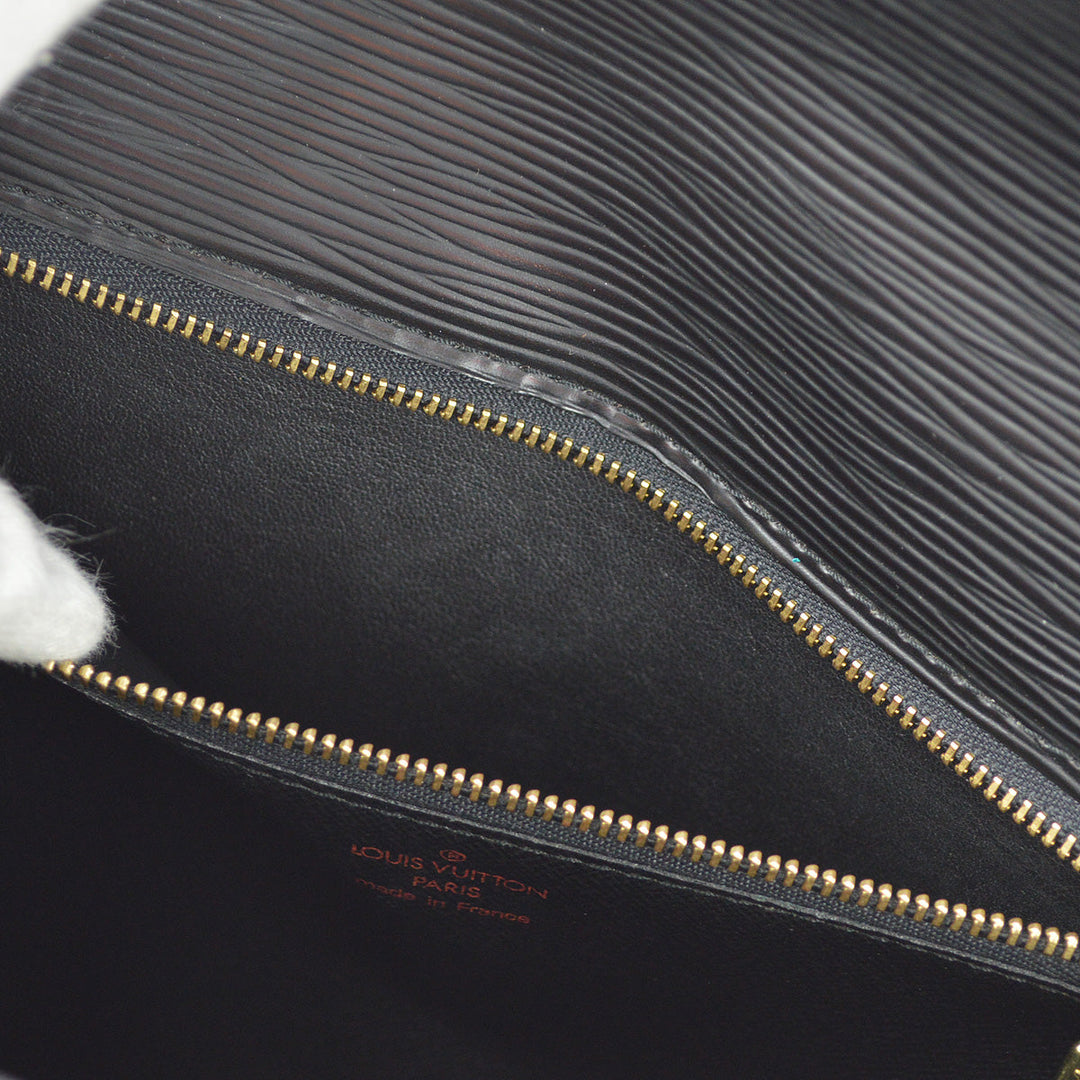 Louis Vuitton 2002 Black Epi Pochette Sellier Dragonne Clutch 