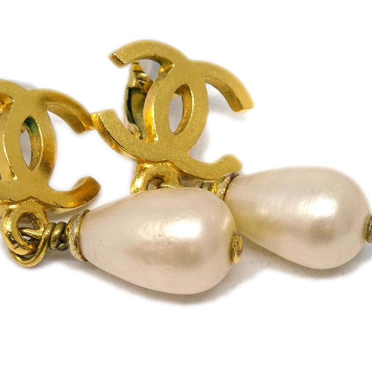 Chanel Artificial Pearl Dangle Earrings Clip-On Gold 95P