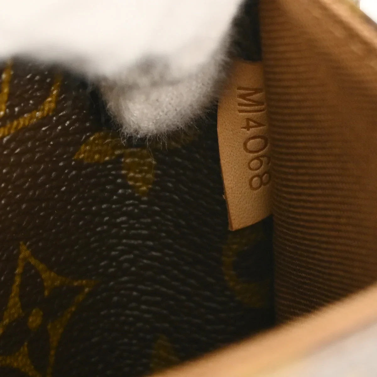 Louis Vuitton 2008 Monogram Messenger Bosphore PM Shoulder Bag M40106