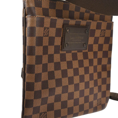 Louis Vuitton 2011 Damier Pochette Plat Brooklyn Shoulder Bag N41100