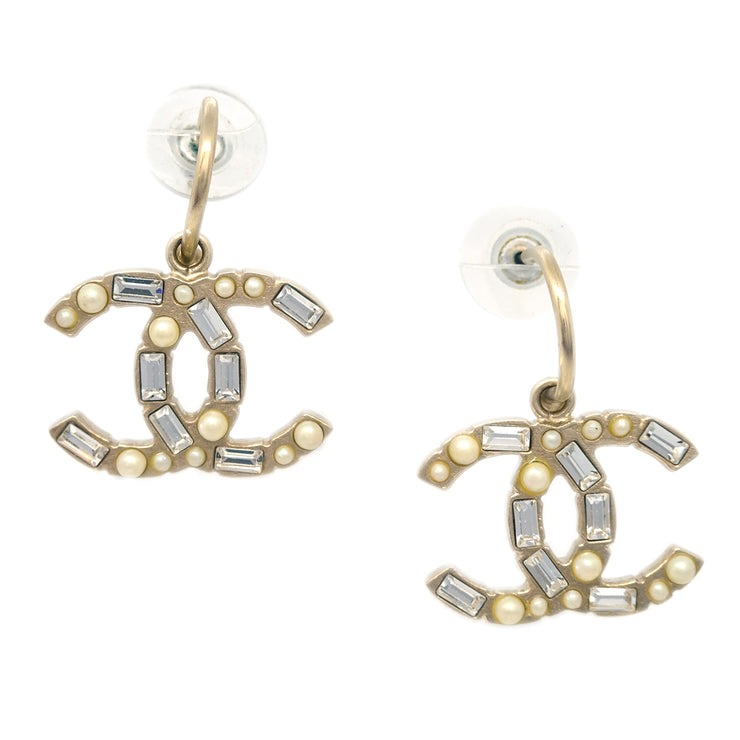 Chanel CC Dangle Piercing Earrings Rhinestone Costume Pearl Gold 09A