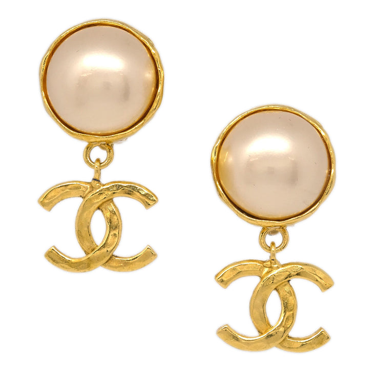 Chanel Gold Costume Pearl Dangle Earrings Clip-On 95P