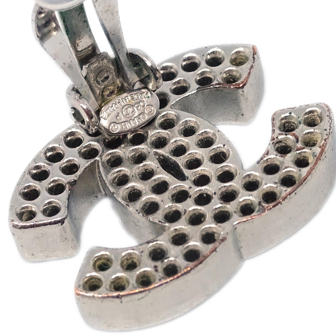 Chanel CC Earrings Clip-On Silver 03P – AMORE Vintage Tokyo