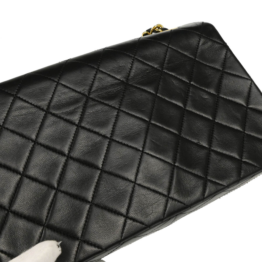 確認用　シマネコ　おばあさん　オープンハンド Chanel 1989-1991 Black Lambskin Turnlock Small Full Flap