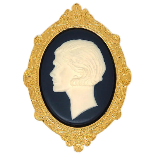 Chanel Brooch Pin Gold