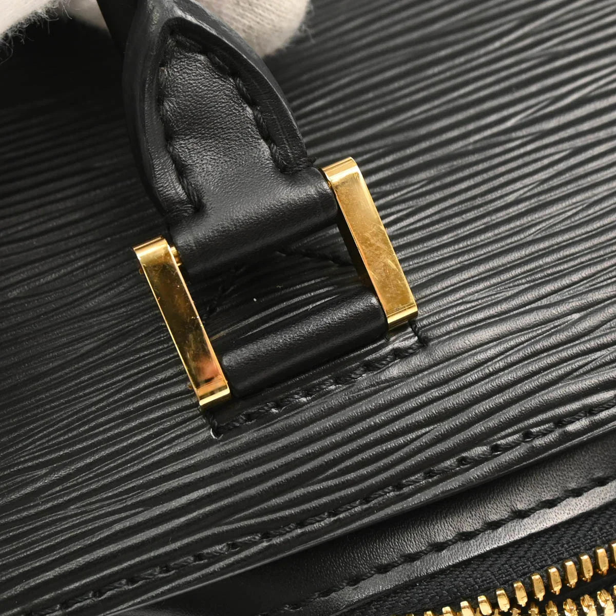 Louis Vuitton 1998 Black Epi Pont Neuf Handbag M52052
