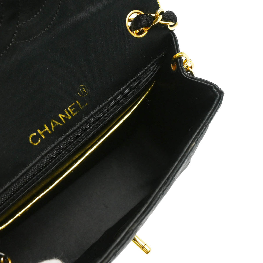 CHANEL 国内直営】クラシック ジップ キーホルダー♪red (CHANEL