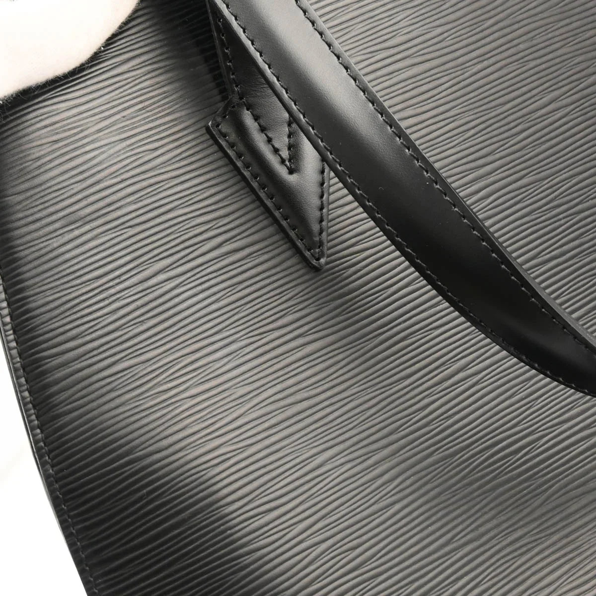 Louis Vuitton 2002 Black Epi Lussac Shoulder Bag M52282