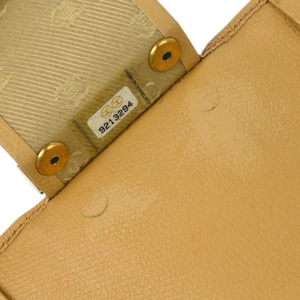 Chanel 2005-2006 Beige Calfskin Six Hook Key Case Small Good