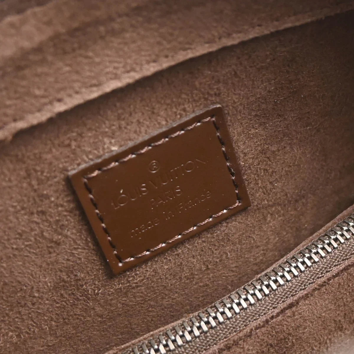 Louis Vuitton 2004 Brown Epi Pont Neuf Handbag M5205D