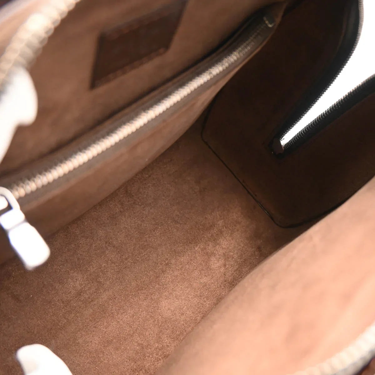 Louis Vuitton 2003 Brown Epi Pont Neuf Handbag M5205D
