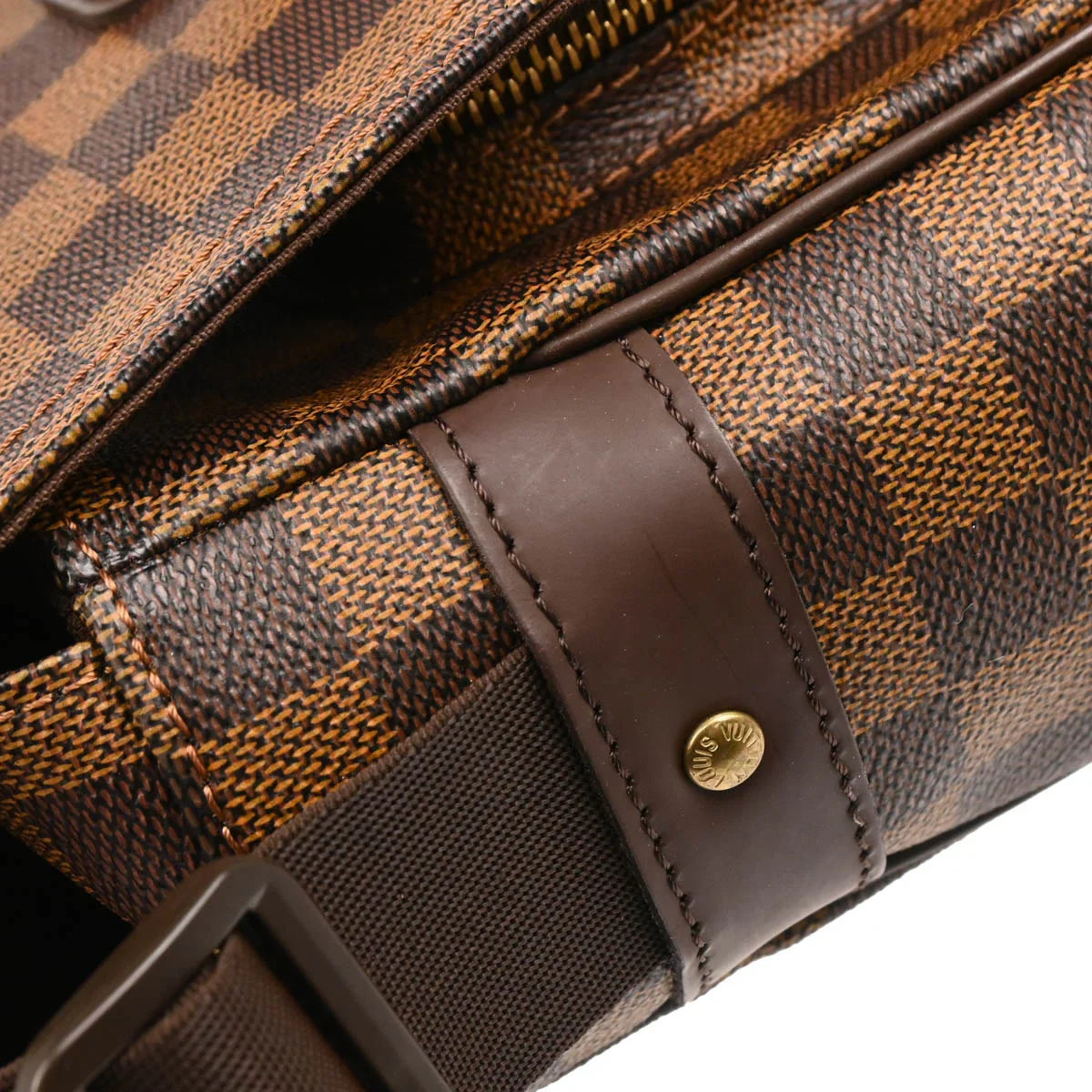 Louis Vuitton 2006 Damier Messenger Melville Shoulder Bag N51125