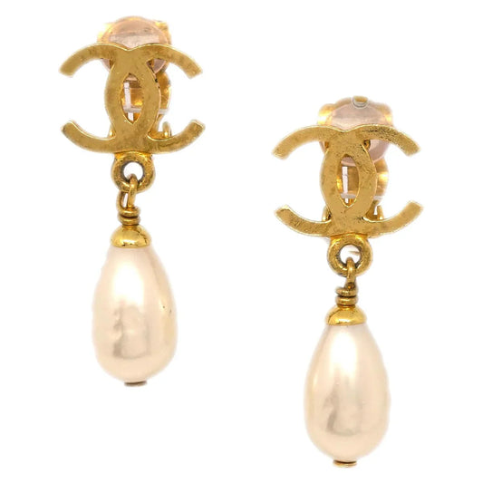 Chanel CC Costume Pearl Dangle Earrings Clip-On Gold 96P