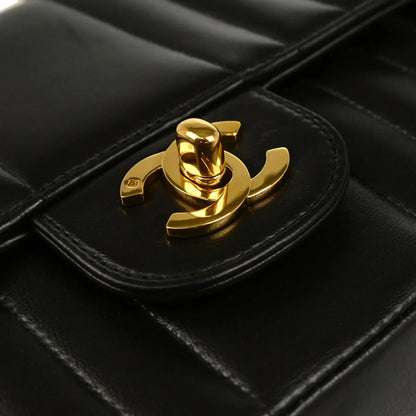 Chanel 1991-1994 Black Lambskin Vertical Stitch Single Flap Shoulder Bag