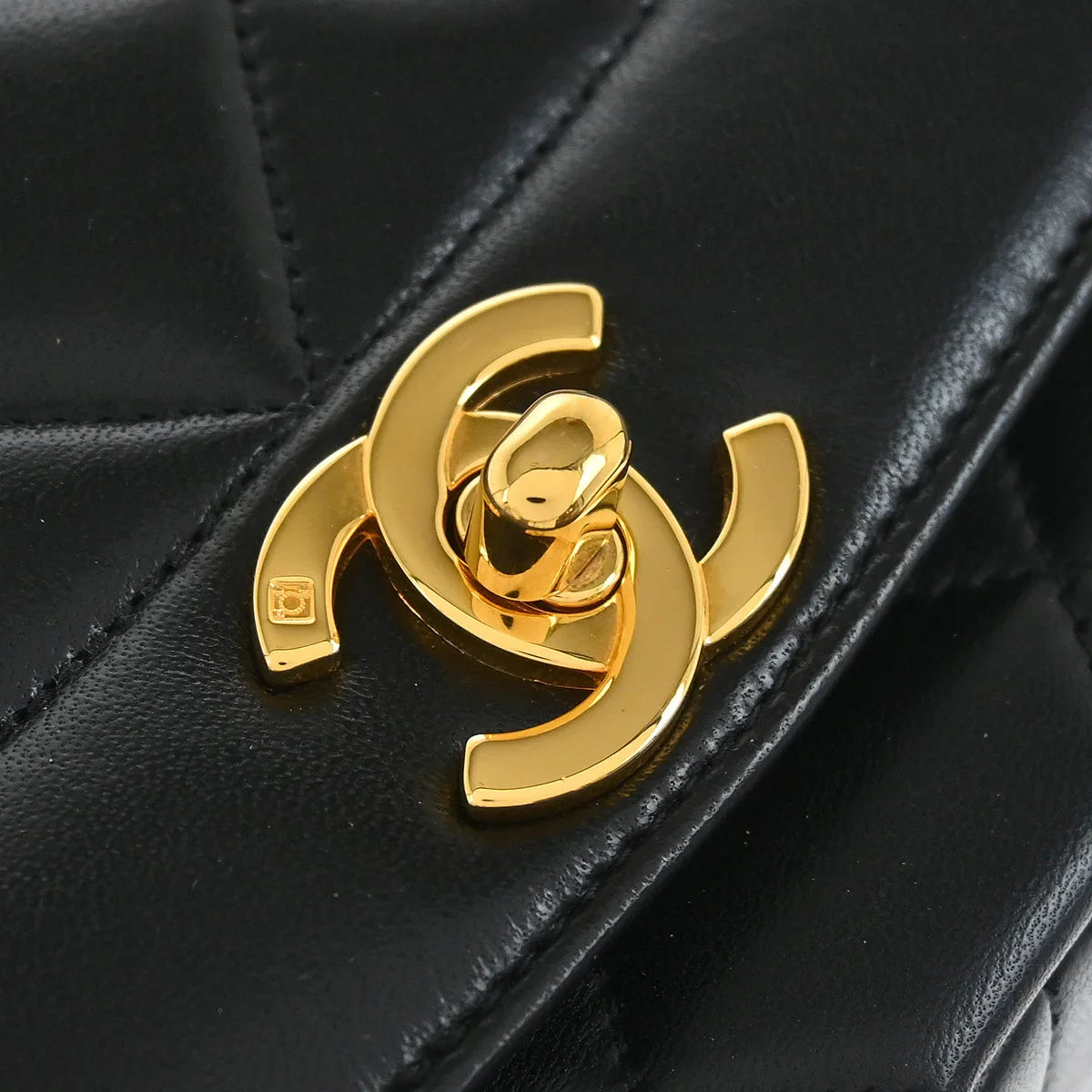 Chanel 1994-1996 Black Lambskin Medium Diana Shoulder Bag