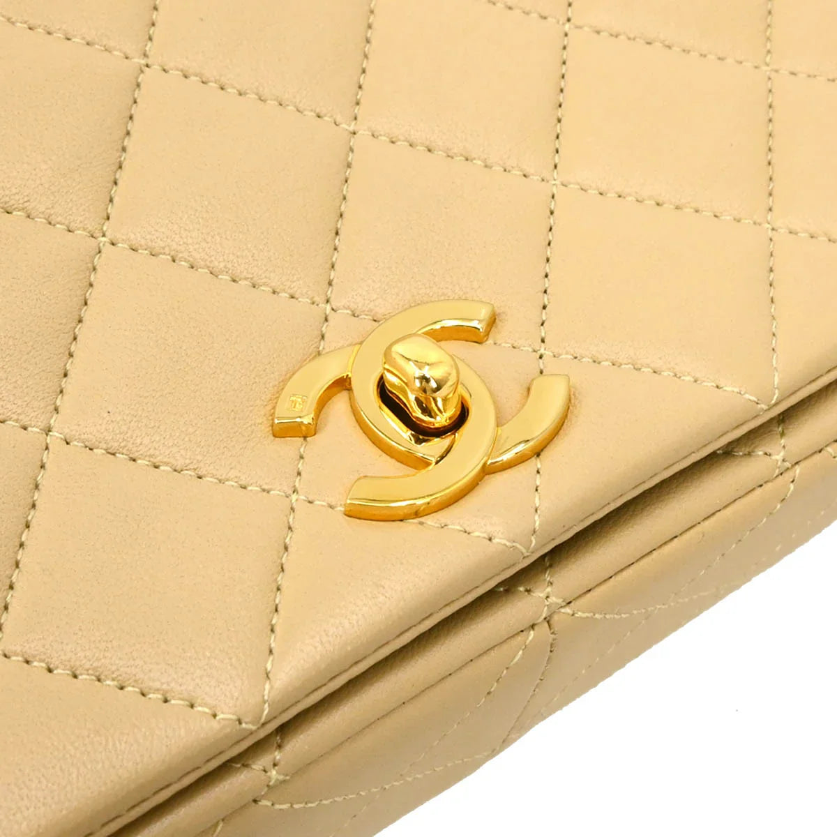 Chanel 1989-1991 Beige Lambskin Turnlock Small Full Flap Shoulder Bag