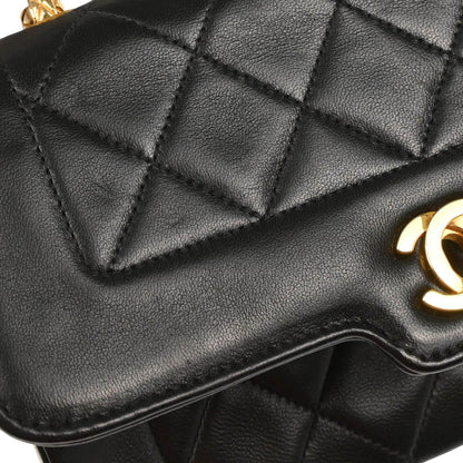 Chanel 1991-1994 Black Lambskin Single Flap Shoulder Bag