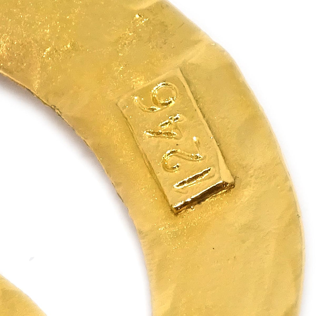 CHANEL チャーム ゴールド Chanel Medallion Brooch Pin Gold 1246/28 – AMORE Vintage Tokyo