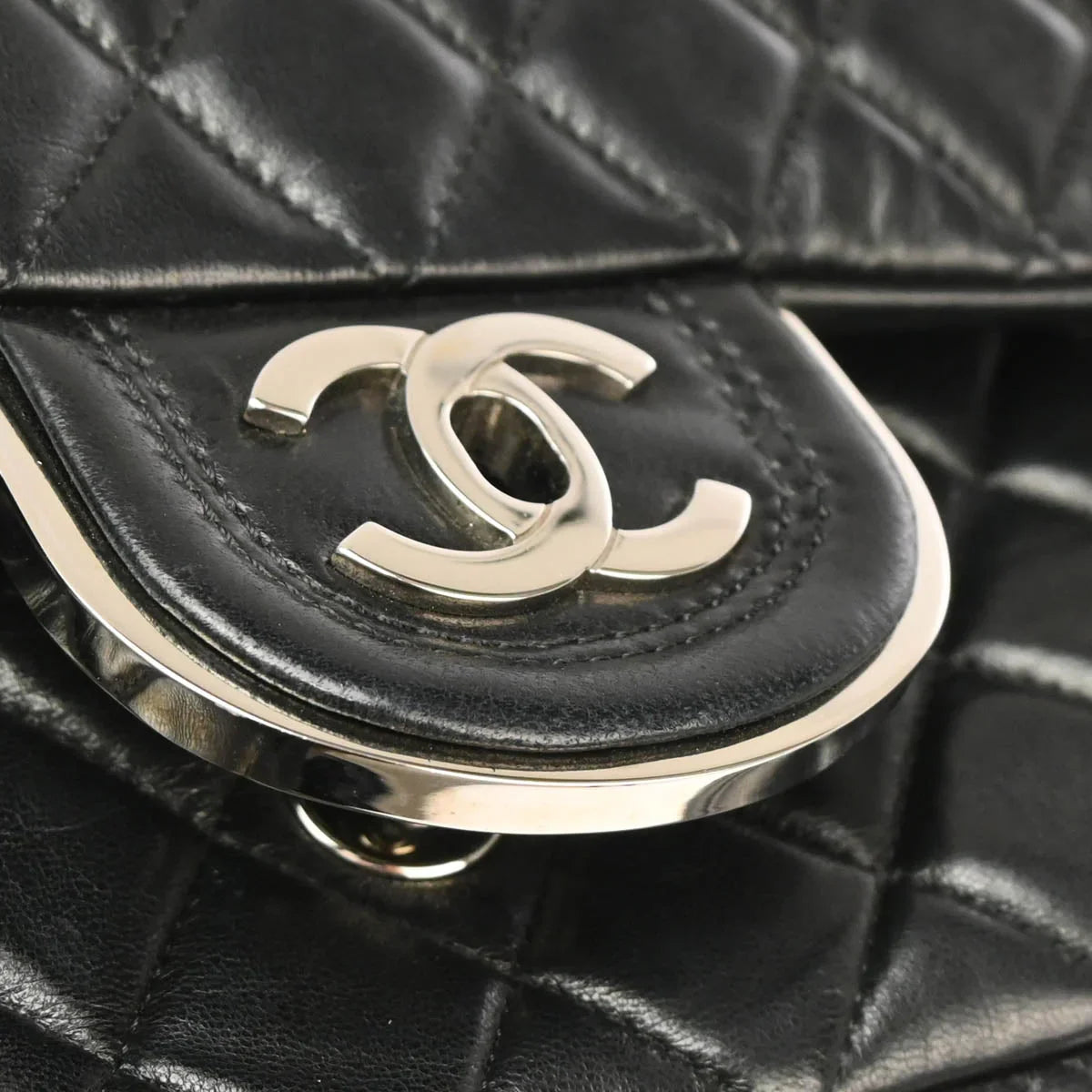 Chanel 2006-2008 Black Lambskin Medium Classic Double Flap Shoulder Bag