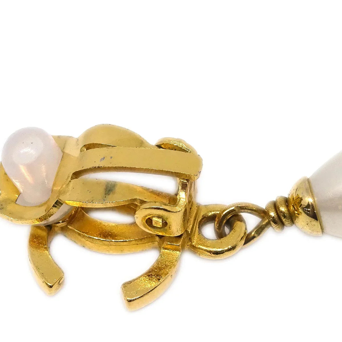 Chanel CC Costume Pearl Dangle Earrings Clip-On Gold 96P