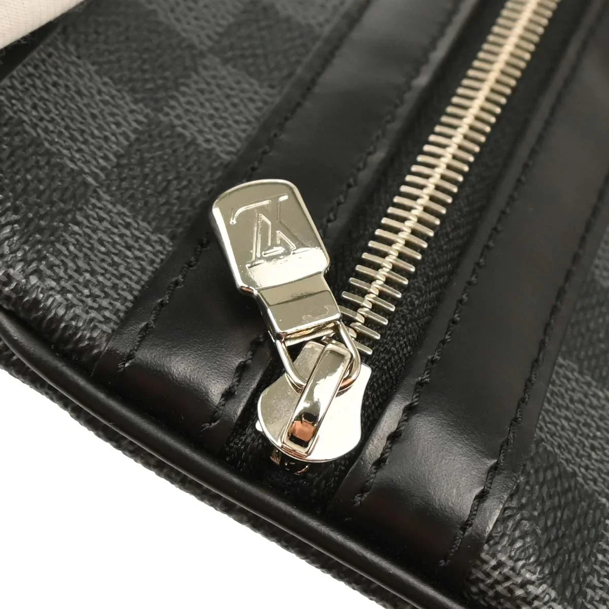 Louis Vuitton 2009 Damier Graphite Thomas Crossbody Bag N58028