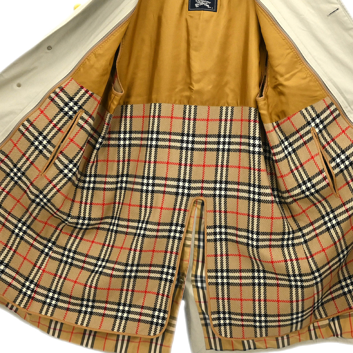 Burberrys Trench Coat Beige