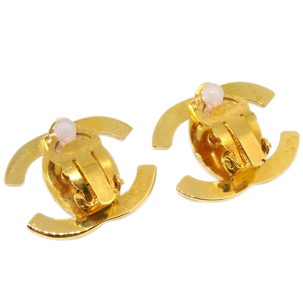 Chanel CC Turnlock Earrings Clip-On Gold Large 96A – AMORE