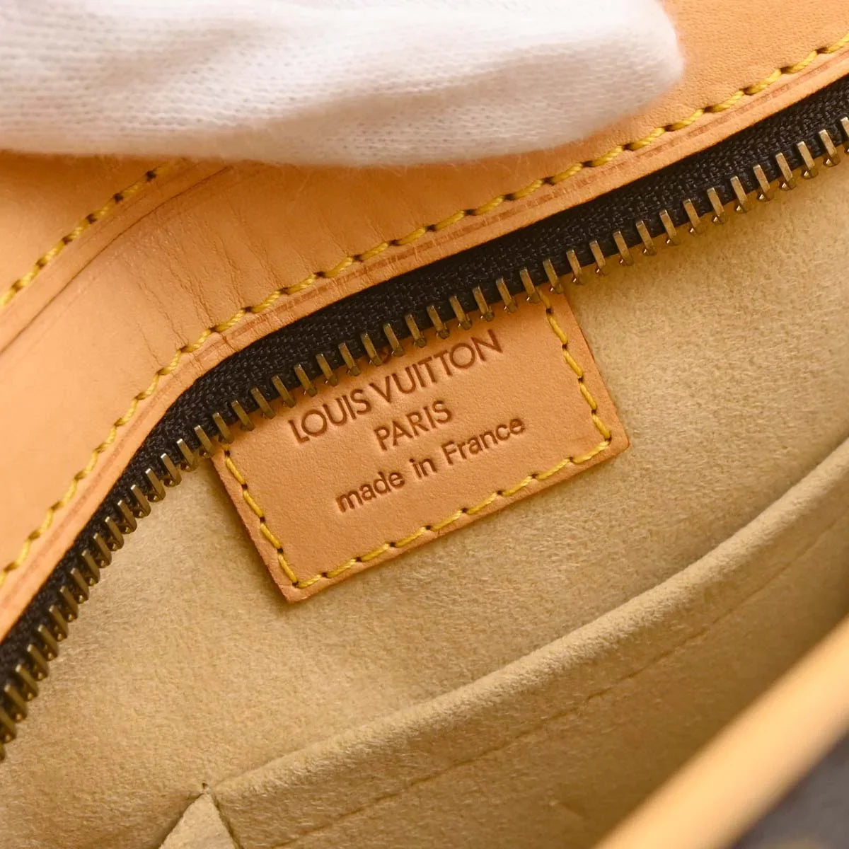 Louis Vuitton Monogram Hudson GM Shoulder Bag M40045