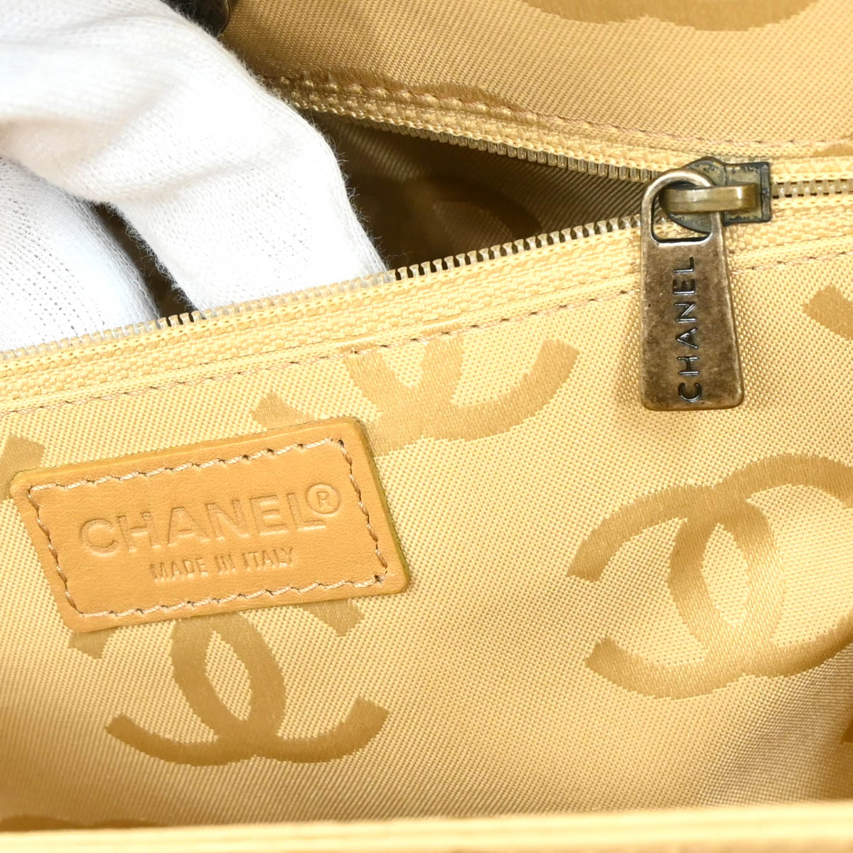 Chanel 2000-2002 Beige Calfskin Wild Stitch Handbag