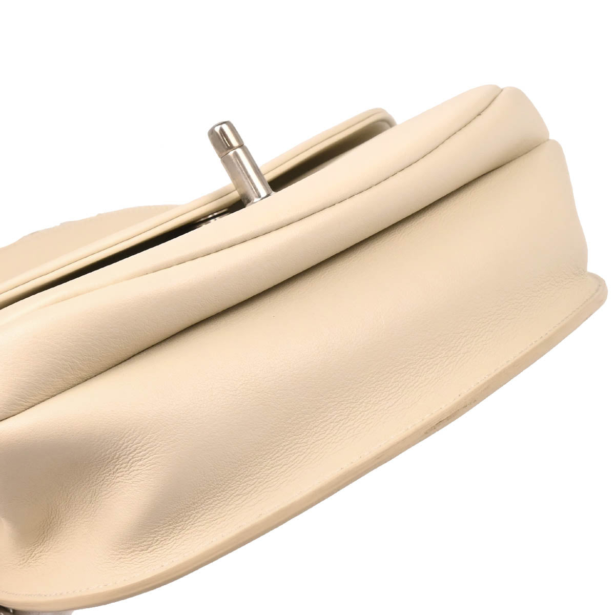 Chanel 2018 White Calfskin Coco Eyelets Round Flap Shoulder Bag