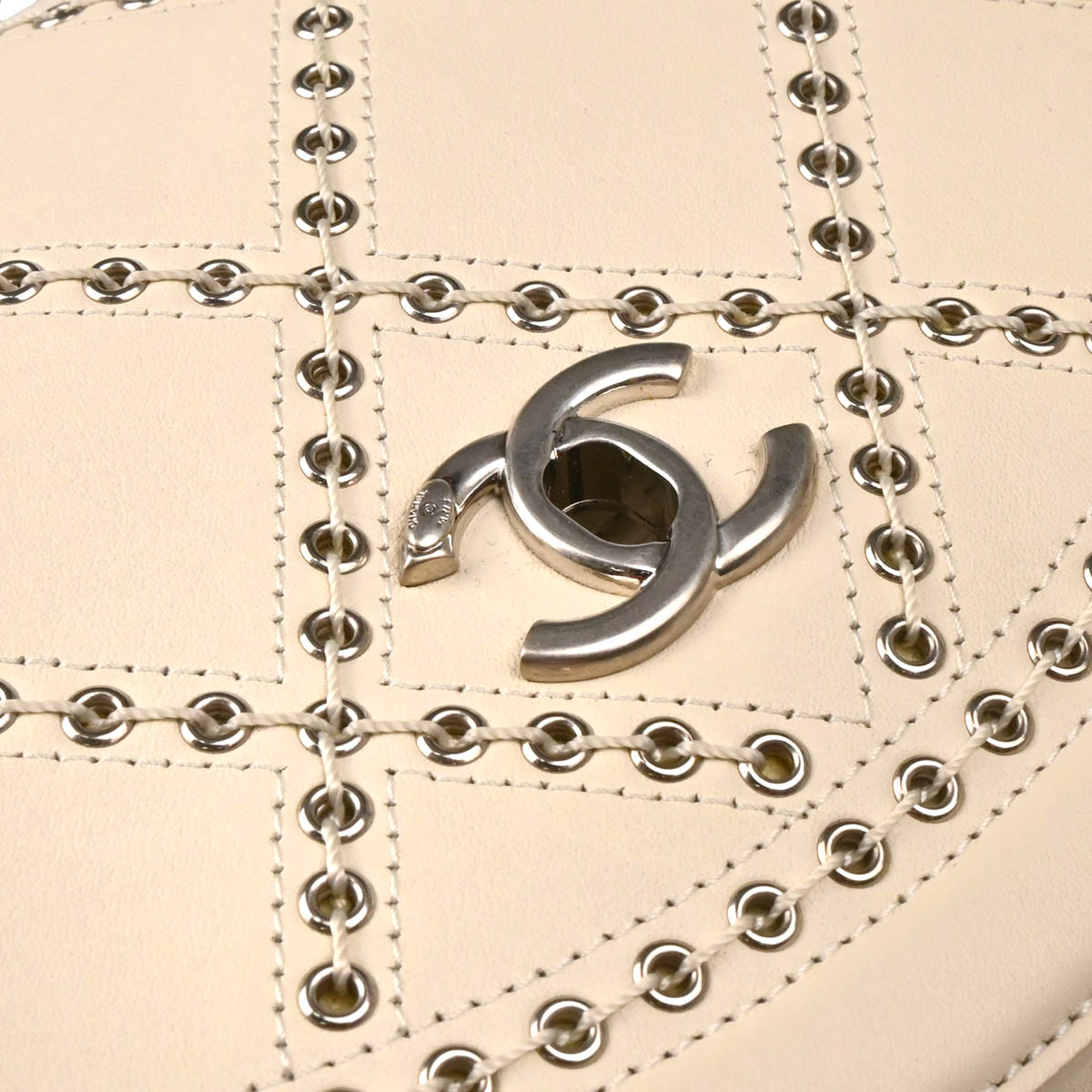 Chanel 2018 White Calfskin Coco Eyelets Round Flap Shoulder Bag