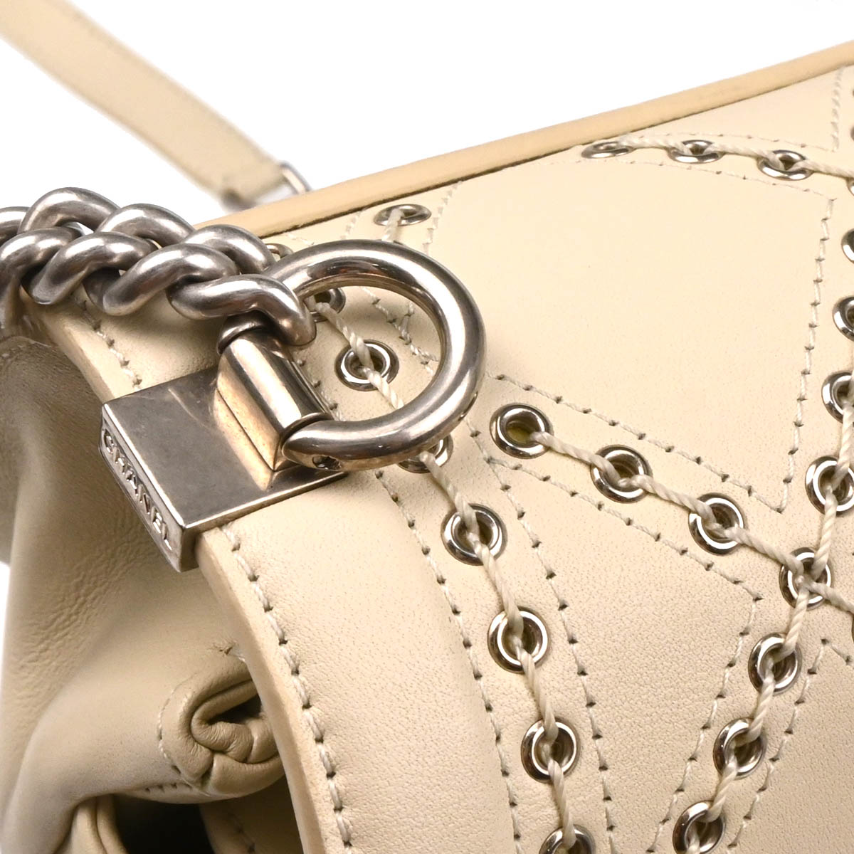 Chanel 2018 White Calfskin Coco Eyelets Round Flap Shoulder Bag