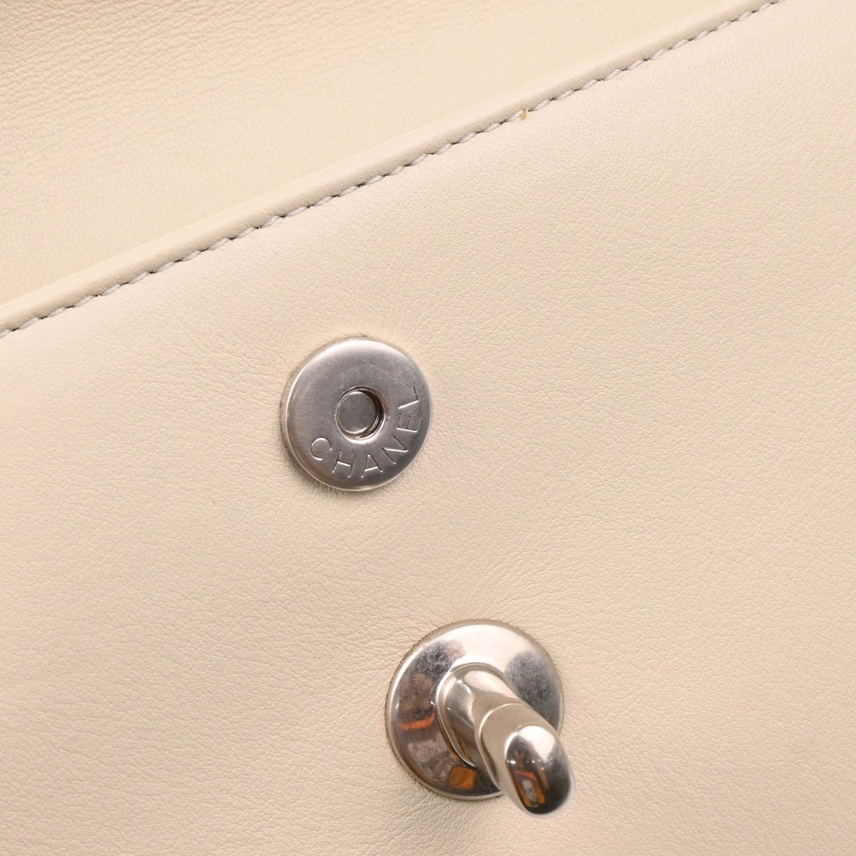 Chanel 2018 White Calfskin Coco Eyelets Round Flap Shoulder Bag