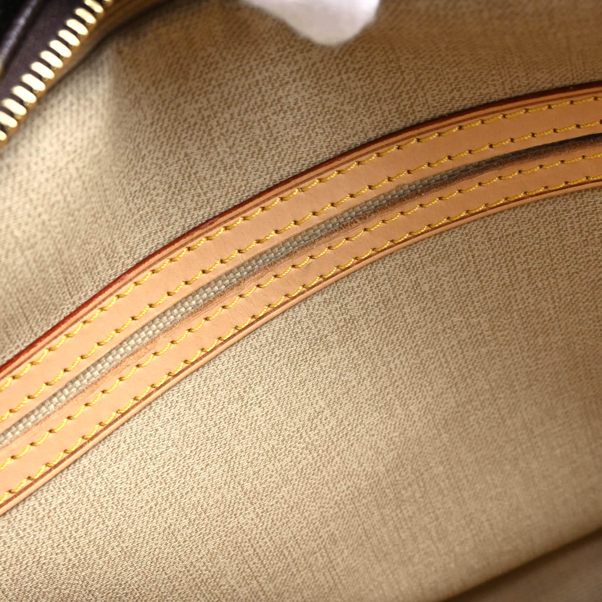 Louis Vuitton 2010 Monogram Reporter PM Shoulder Bag M45254