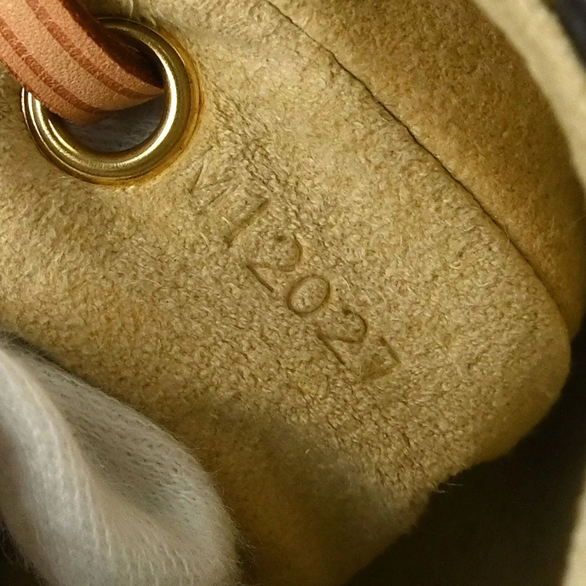 Louis Vuitton 2007 Monogram Pochette Cancun Shoulder Bag M60018