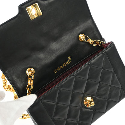 Chanel 1989-1991 Black Lambskin Single Flap Shoulder Bag