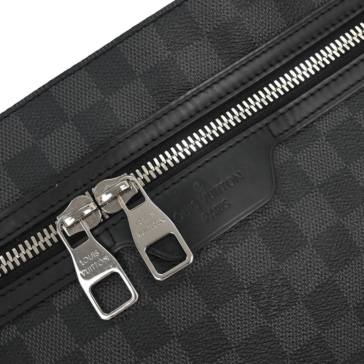 Louis Vuitton 2016 Damier Graphite Hunter Shoulder Bag N41656
